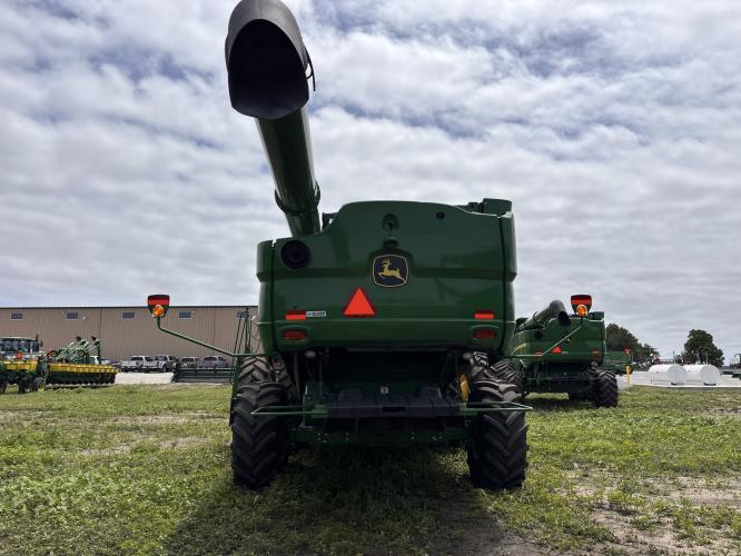 John Deere S780