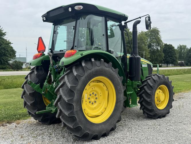 John Deere 5120M