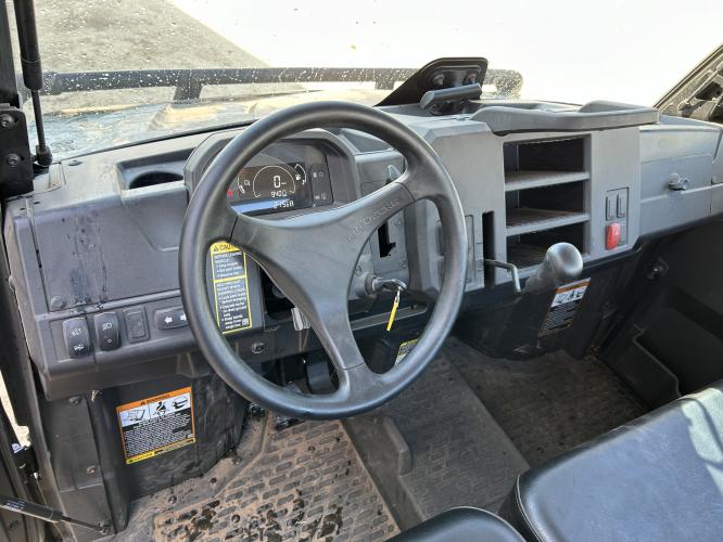 John Deere 835M