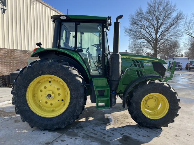 John Deere 6130M