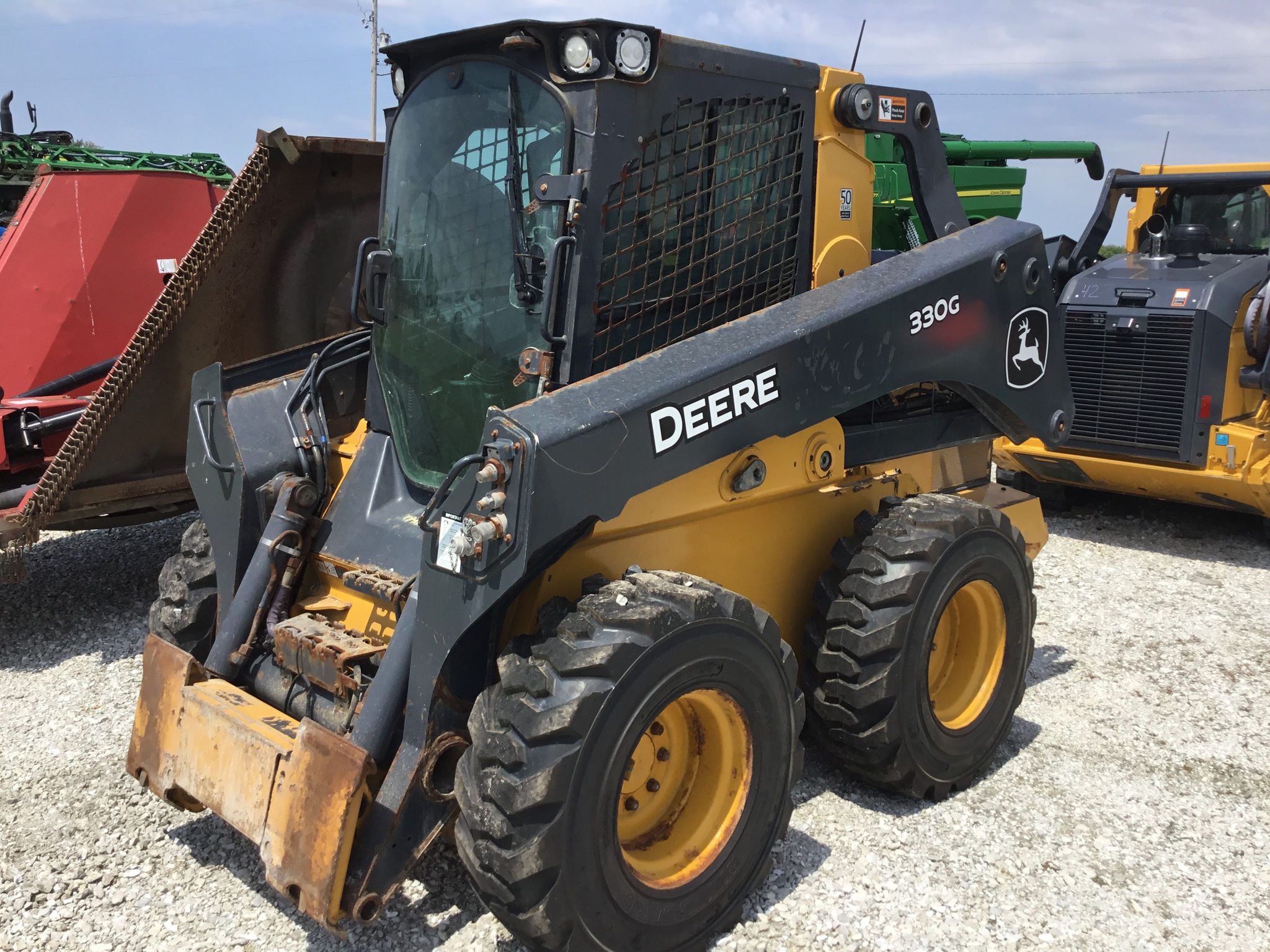 2020 John Deere 330G