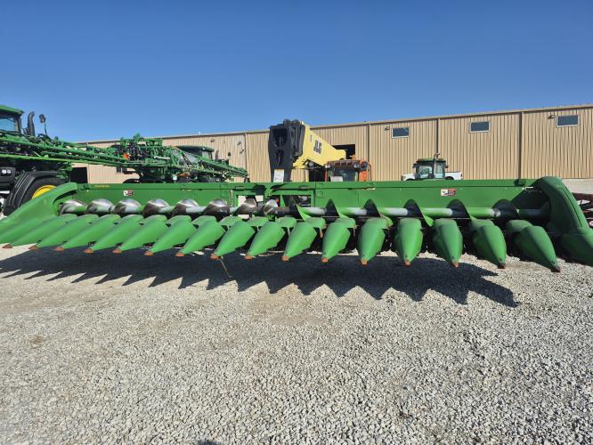 John Deere 718C