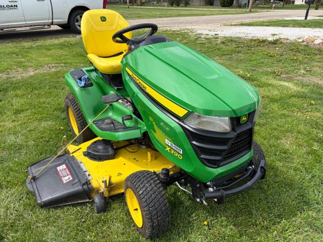 John Deere X390