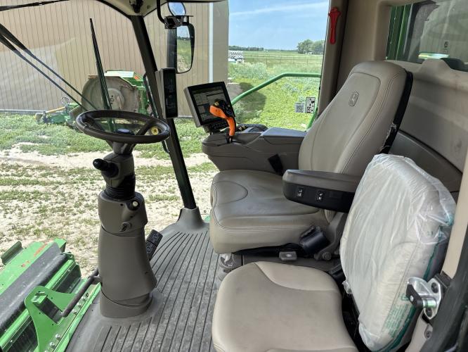 John Deere S770
