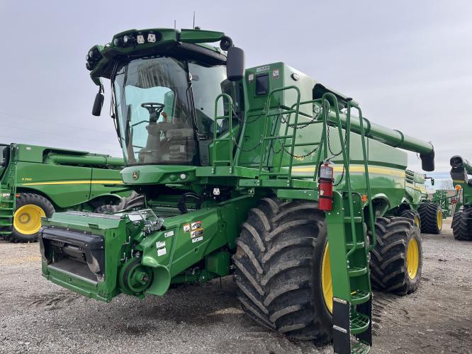 John Deere S790