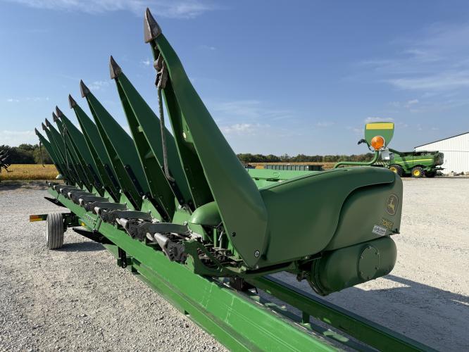 John Deere 708C