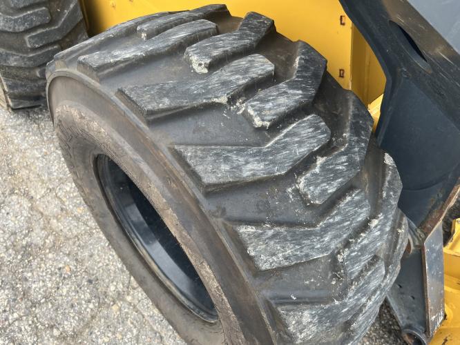 John Deere 330G