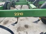 John Deere 2210