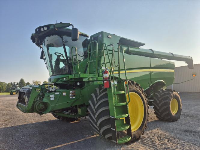 John Deere S790