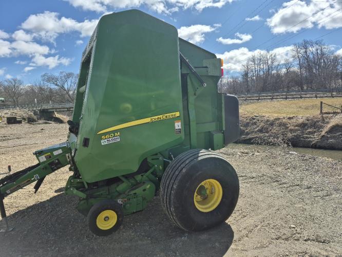 John Deere 560M