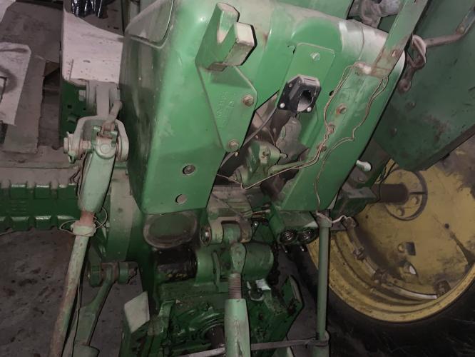 John Deere 3020