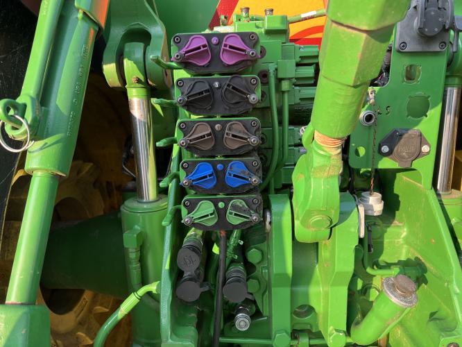 John Deere 8320R