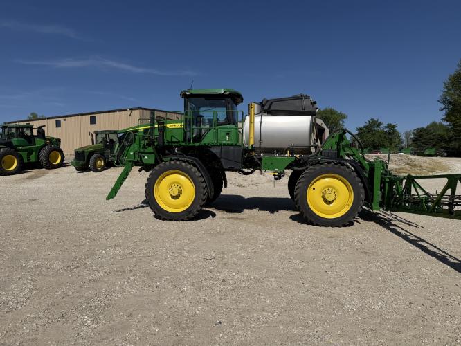 John Deere 412R
