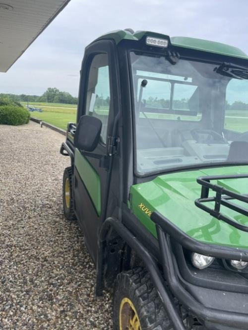  John Deere XUV835R Premium Cab