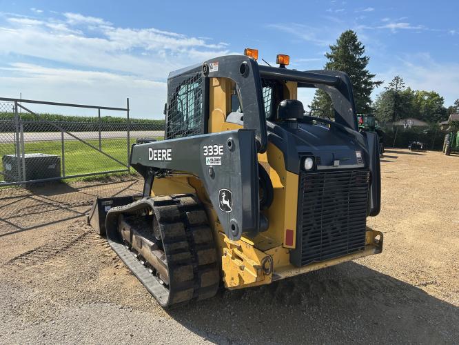 John Deere 333E