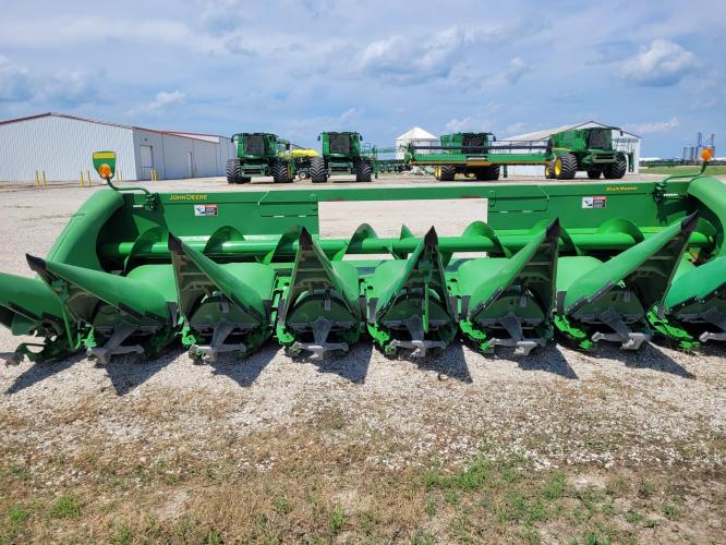 John Deere 608C StalkMaster