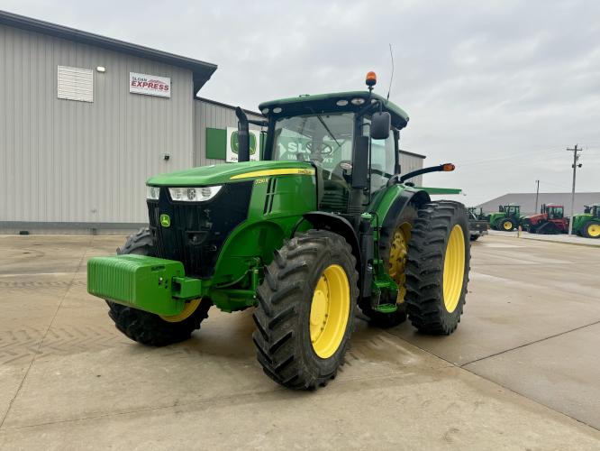John Deere 7230R