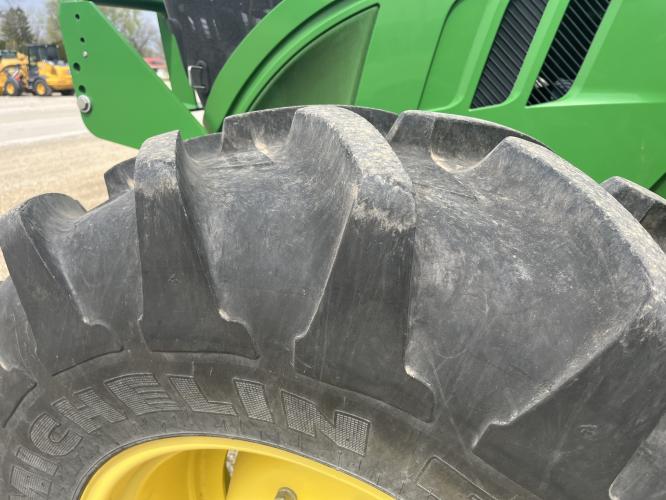 John Deere 6115M