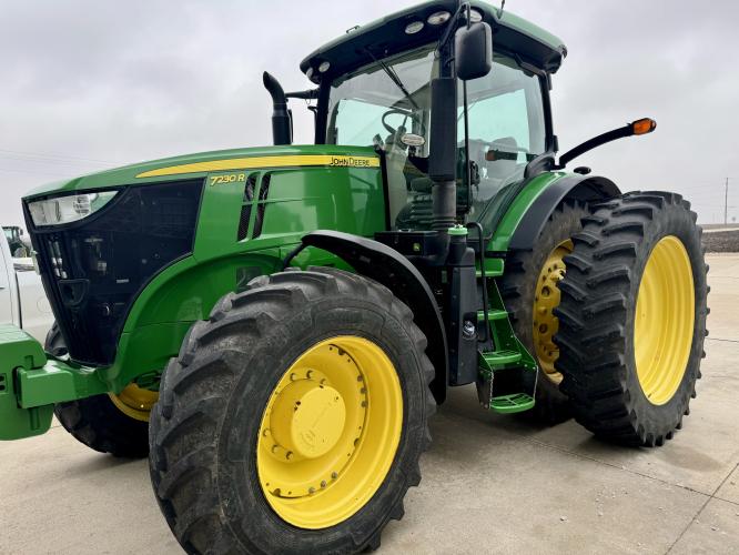 John Deere 7230R