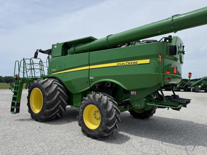 John Deere S790