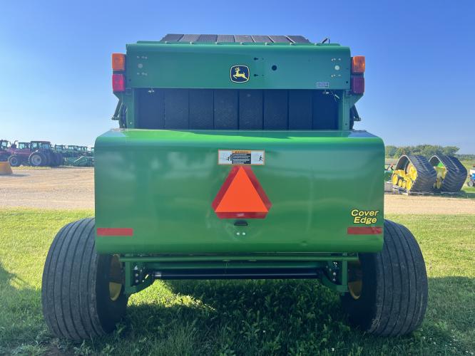 John Deere 569