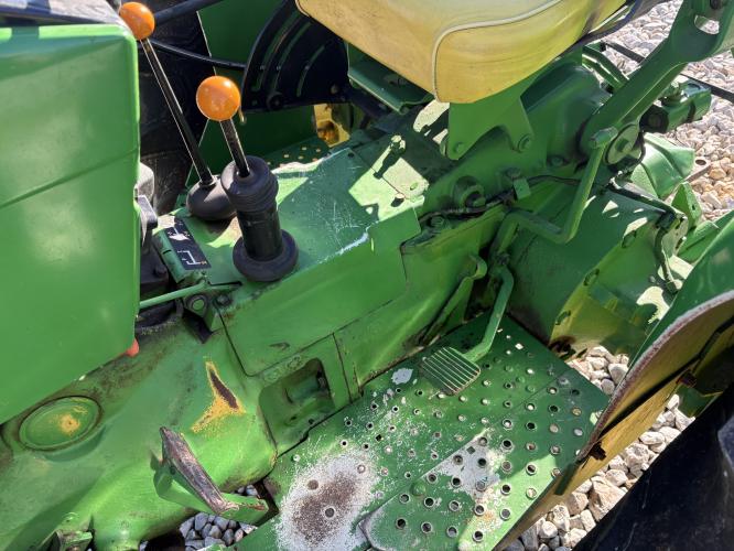 John Deere 2640