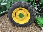 John Deere 3046R
