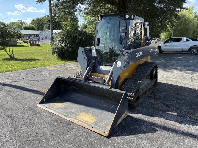 John Deere 325G