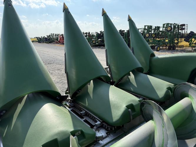 John Deere 708C