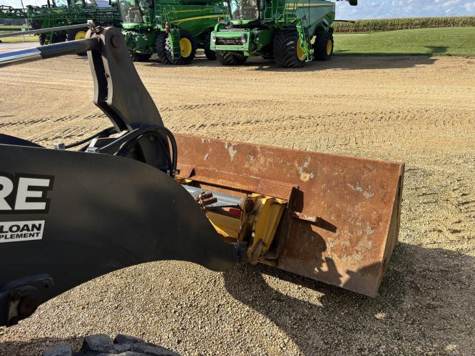 John Deere 324L