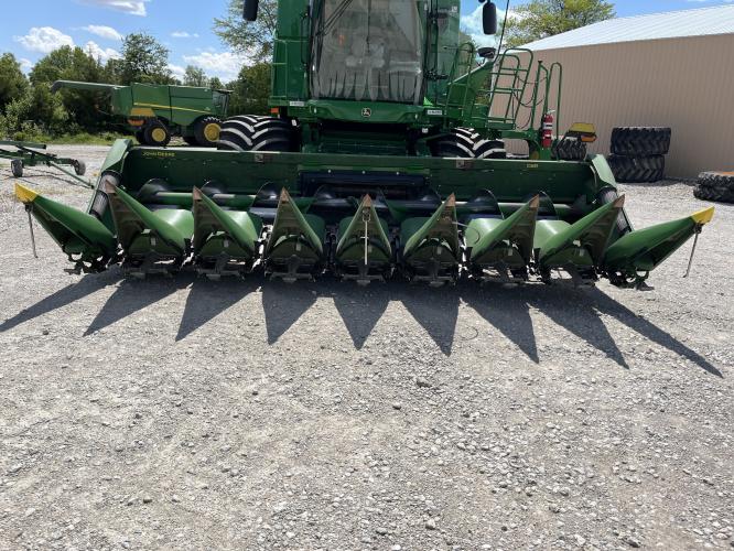John Deere C8R
