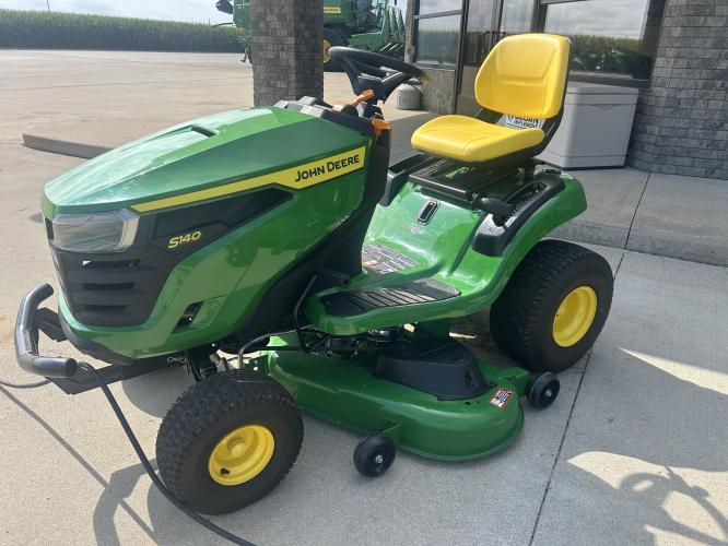 John Deere S140