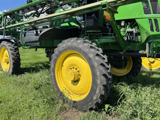 John Deere 412R