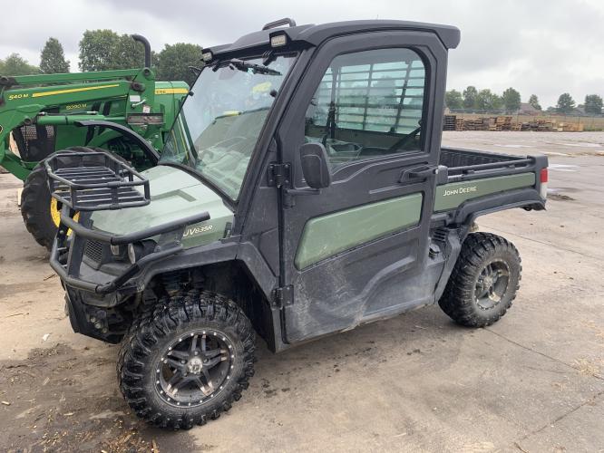 John Deere 835R