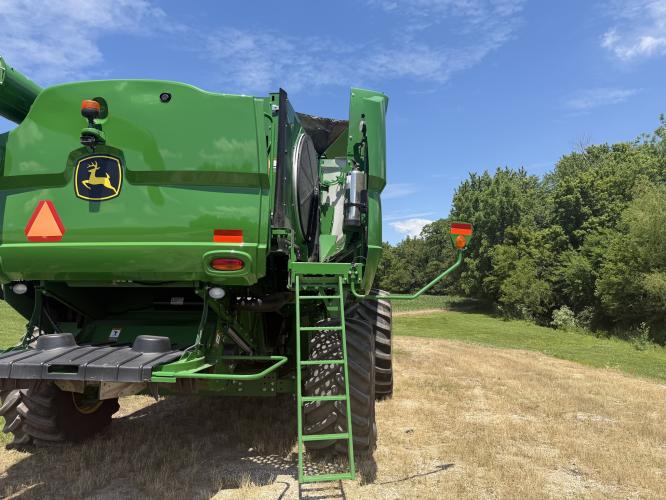 John Deere S790