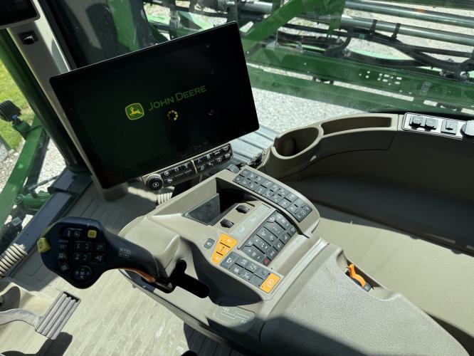 John Deere 412R