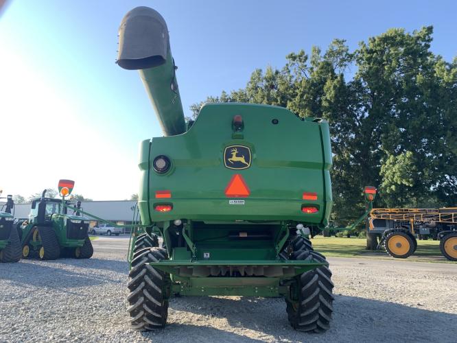 John Deere S660