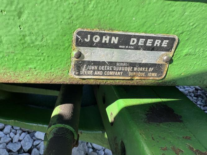 John Deere 2640