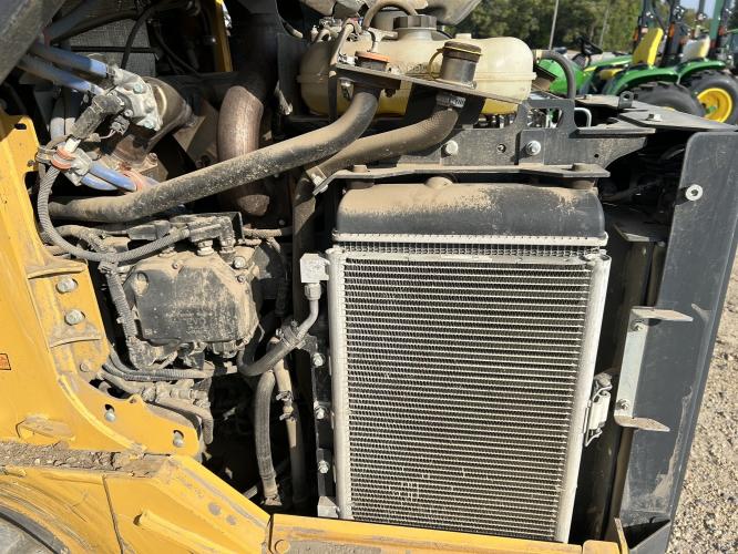 John Deere 333G