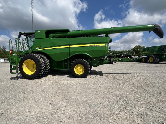 John Deere S770