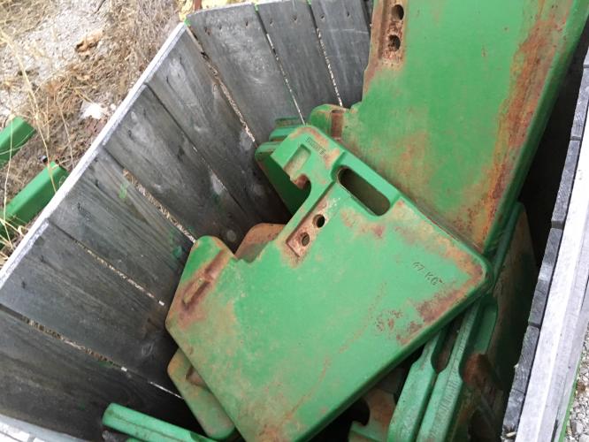 John Deere R58823 FRONT SUITCASE WEGHT