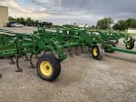 John Deere 2210