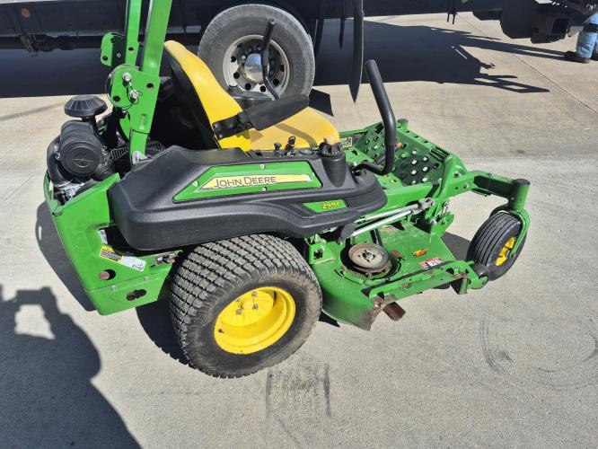 John Deere Z915E