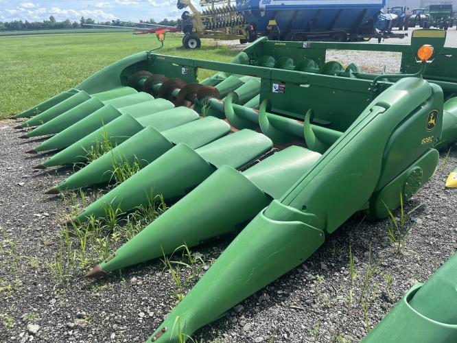 John Deere 608C
