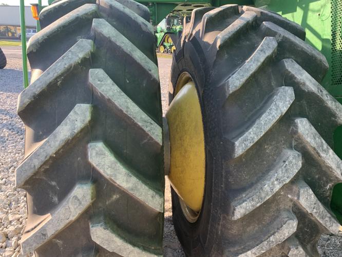 John Deere S660