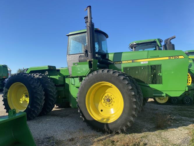 John Deere 8760