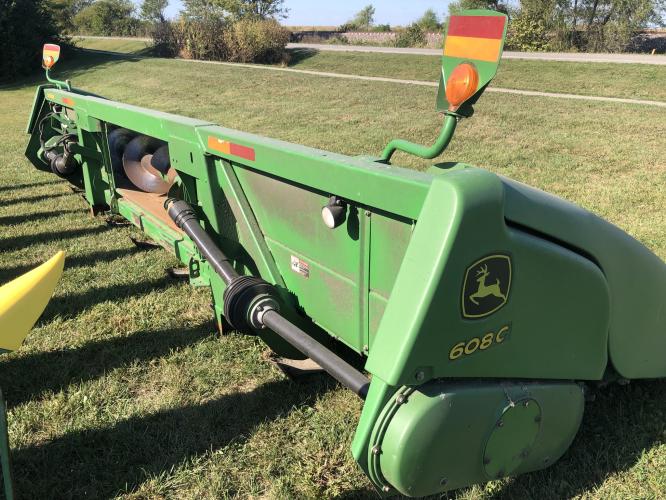 John Deere 608C