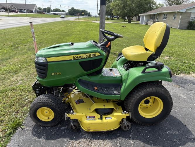 John Deere X730