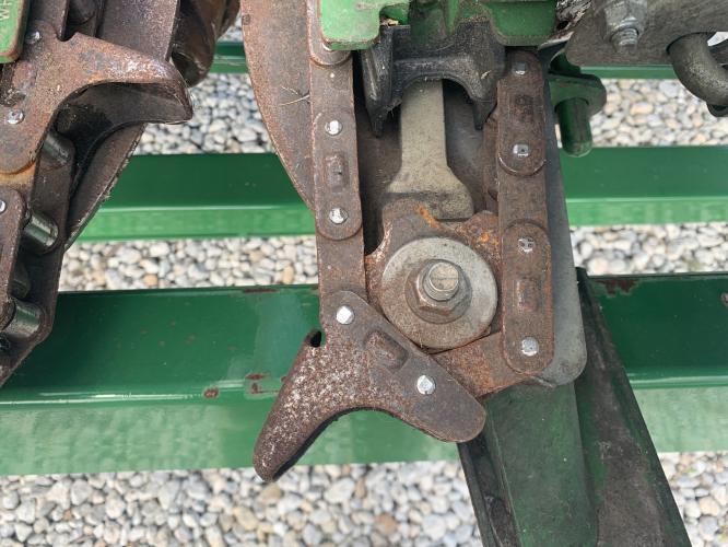 John Deere 608C