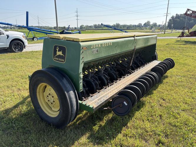 John Deere 8300